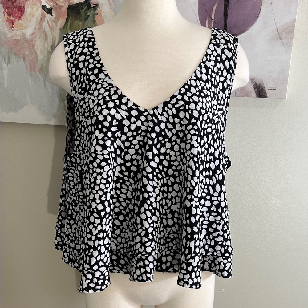 Bar III Women’s Black and White Patterned Blouse Size XXL